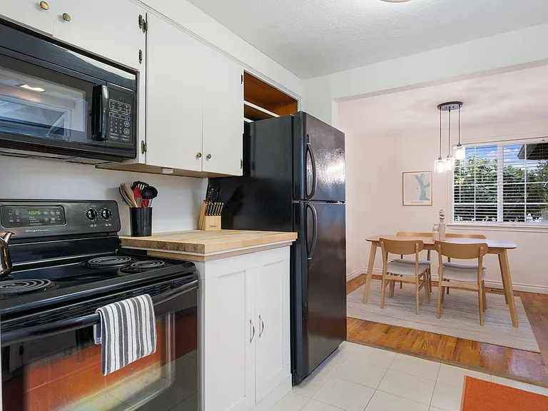 7414 SE Ogden St — Photo 18