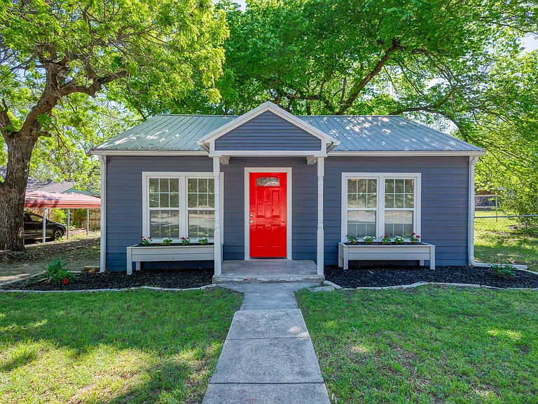 408 Bryan St — Photo 3