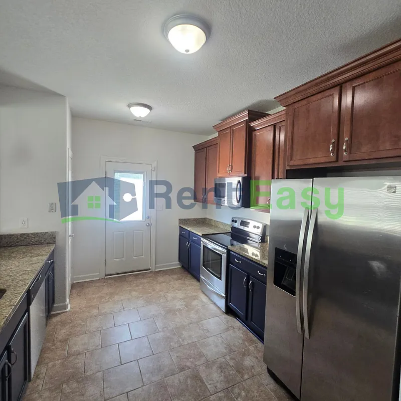 5 bed, 3.0 bath, 2350 sqft, $2,750 — Photo 4