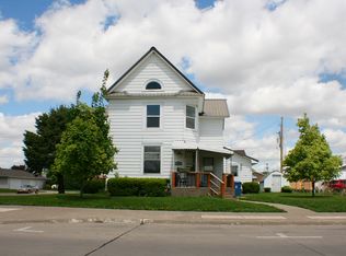 624 8th St, De Witt, IA 52742