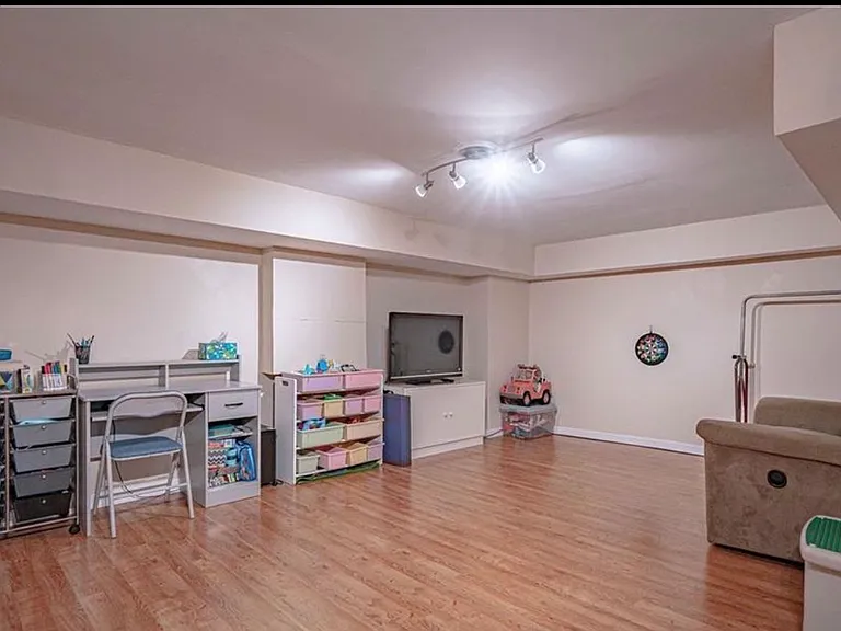 5727 Greens Dr — Photo 21