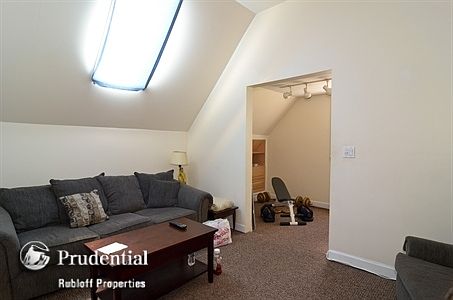 3rd image of 3520 N Damen Ave