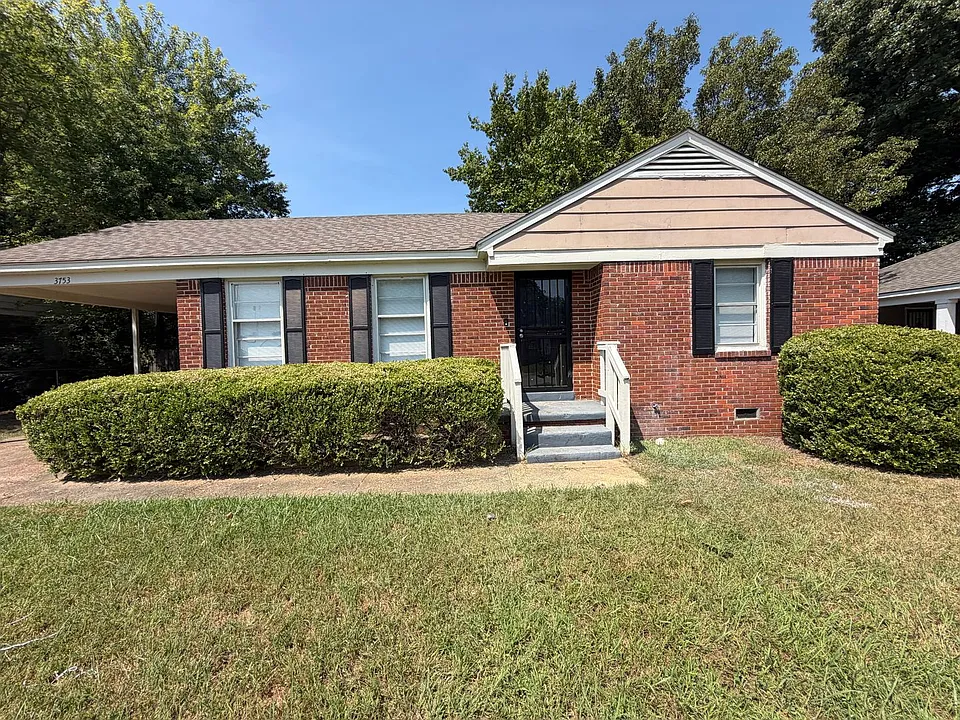 3753 Wickcliff Ln