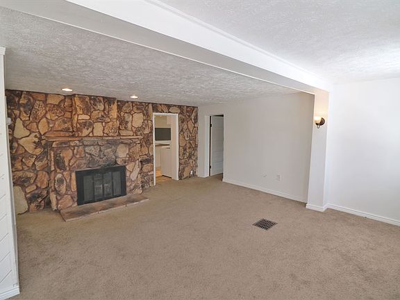 4th image of 928 Lincoln Ave