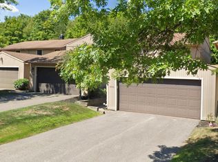 17606 E Brook Trl, Chagrin Falls, OH 44023