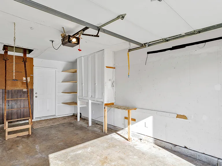 1348 Beverly Ln — Photo 19