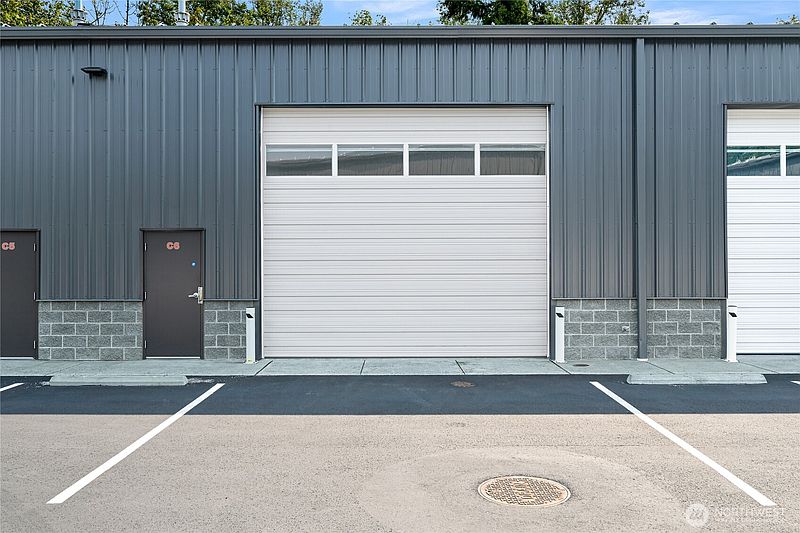 3rd image of 3641 Irongate Road #C6