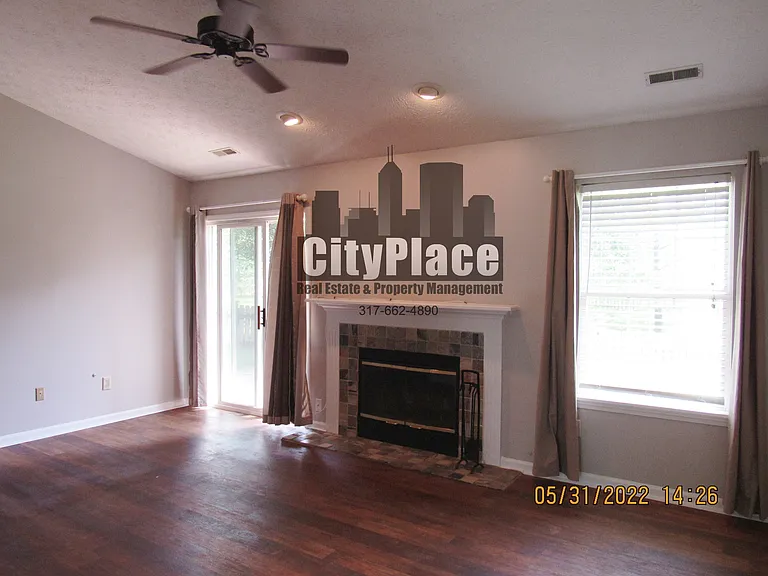 525 E Pine Ridge Dr — Photo 3
