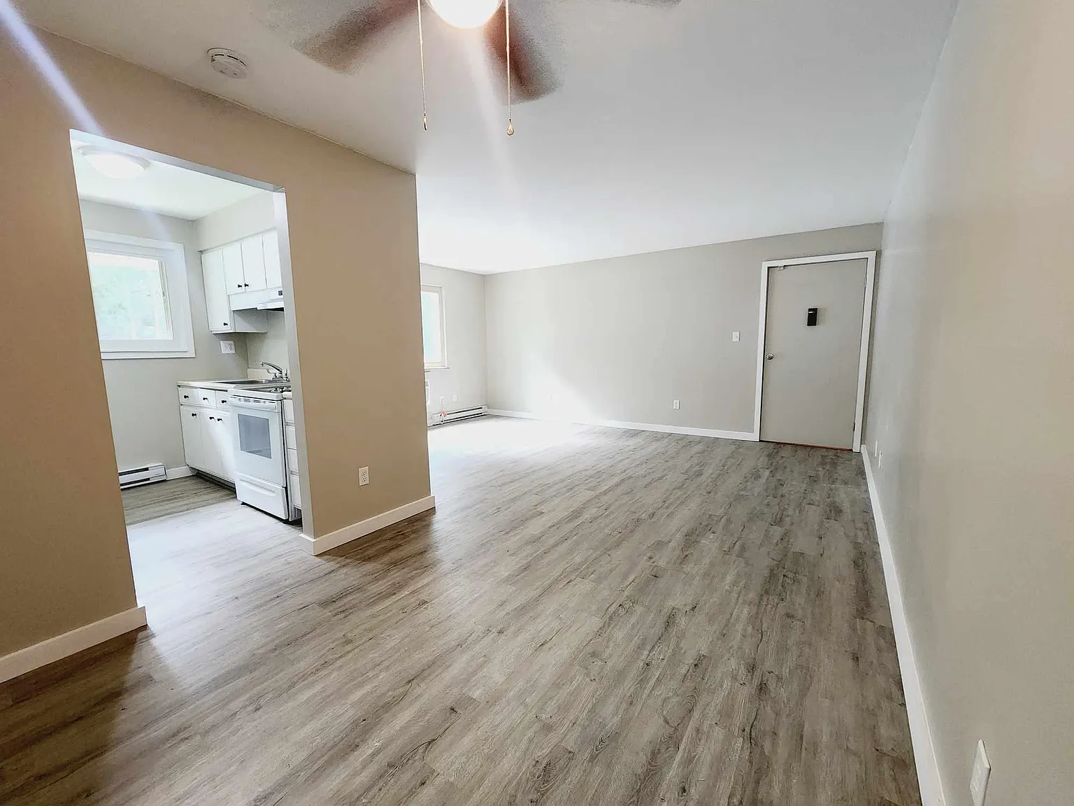 2 bed, 800 sqft, $950 — Photo 3