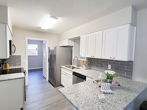 3rd image of 3025 Scotty Dr
