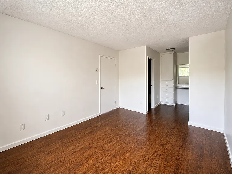 Vista Capri Apartments in Kearny Mesa — Photo 9