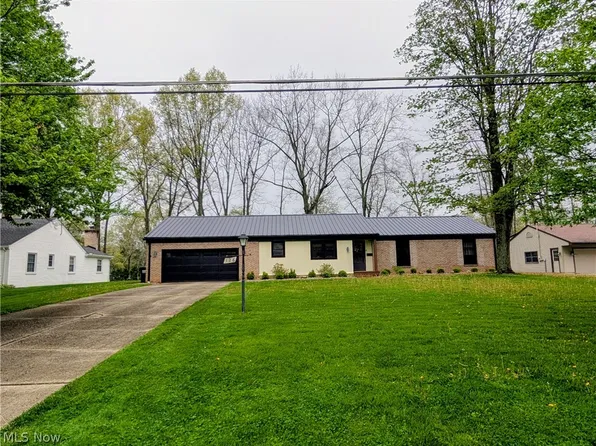 126 Garwood Dr, Canfield, OH 44406