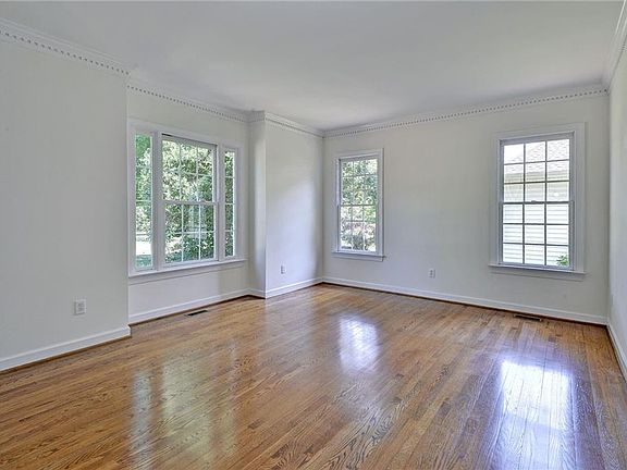 4th image of 4041 Frances Berkeley