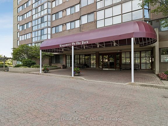 3rd image of 880 Dundas St W #1006