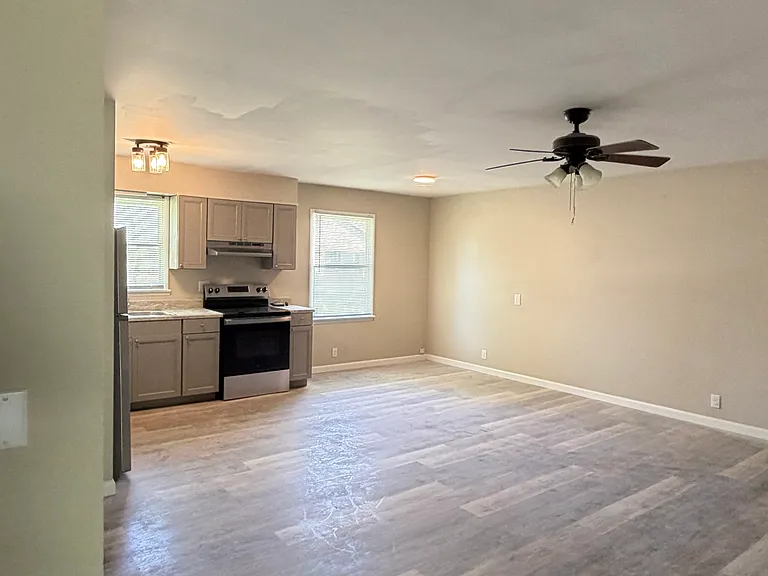 2658 N Cole St — Photo 7