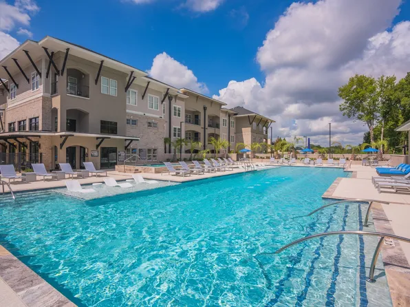 Park Rowe Apartments - Perkins Rowe