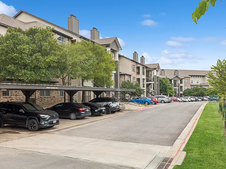 Cypress View Villas Apartments — Photo 14