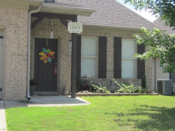 2nd image of 1264 Sierra Ct