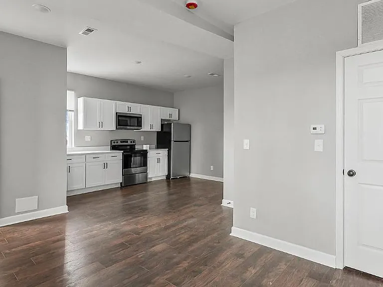 2301 Whittier Ave #1 — Photo 8