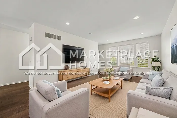 3 bed, 2.5 bath, 1541 sqft, $2,595 — Photo 3