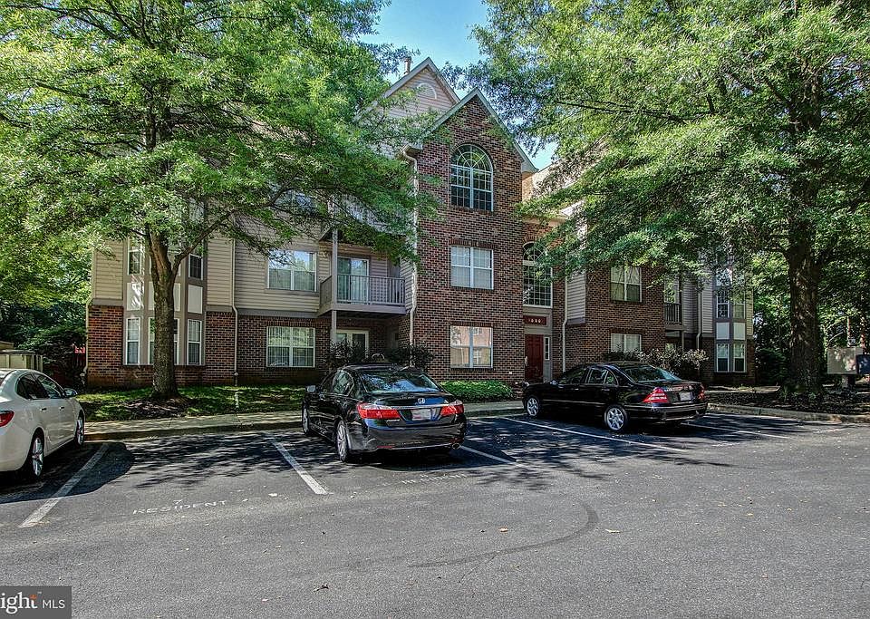 1st image of 9800 Lake Pointe Ct APT 301
