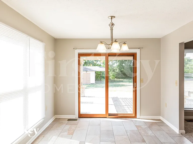 2204 Valley Creek West Ln — Photo 6