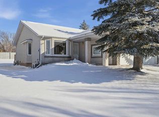 12 S Arbour Cliff Close NW, Calgary, AB T3G3W8