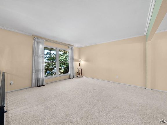 4th image of 10300 Parkman Dr
