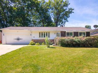 26475 Locust Dr, Olmsted Falls, OH