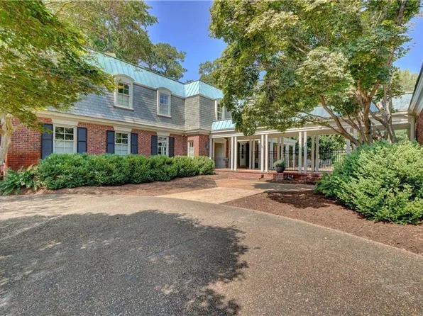 7327 Barberry Ln, Norfolk, VA 23505