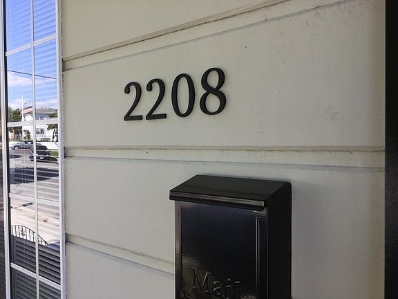 3rd image of 2208 W 102nd St