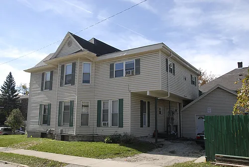 327 E 2nd St #4 Photo 1