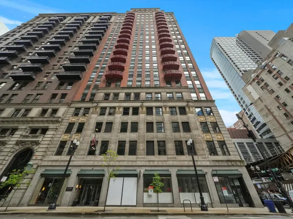 208 W Washington St APT 1911, Chicago, IL 60606