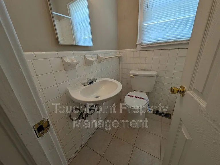 476 Spring St SW — Photo 7