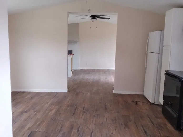 425 Young Rd — Photo 6