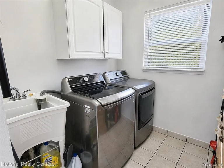3621 Bates Dr — Photo 18