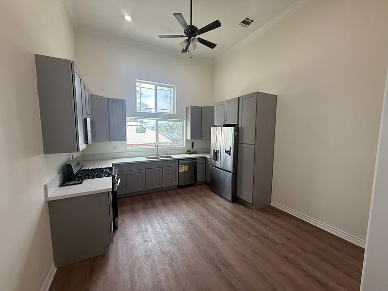 6800 Arlington Ave #A — Photo 5