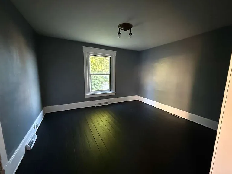 160 Hancock St — Photo 4