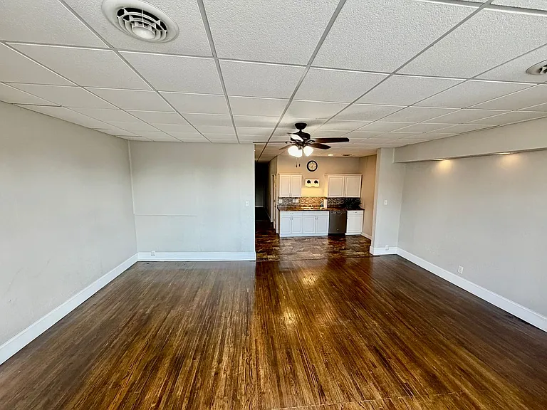 217 E Main St — Photo 9