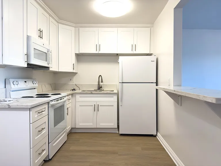 Woodland Terrace Apartments — Photo 12