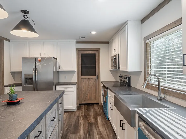 9603 County Road 2404 — Photo 5