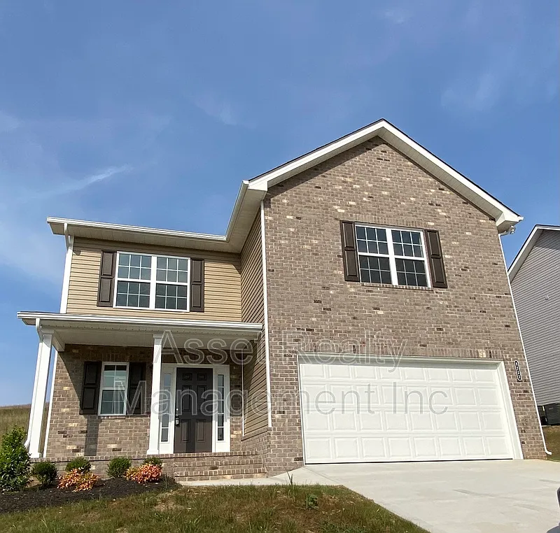 4 bed, 2.5 bath, 2224 sqft, $2,595 — Photo 1