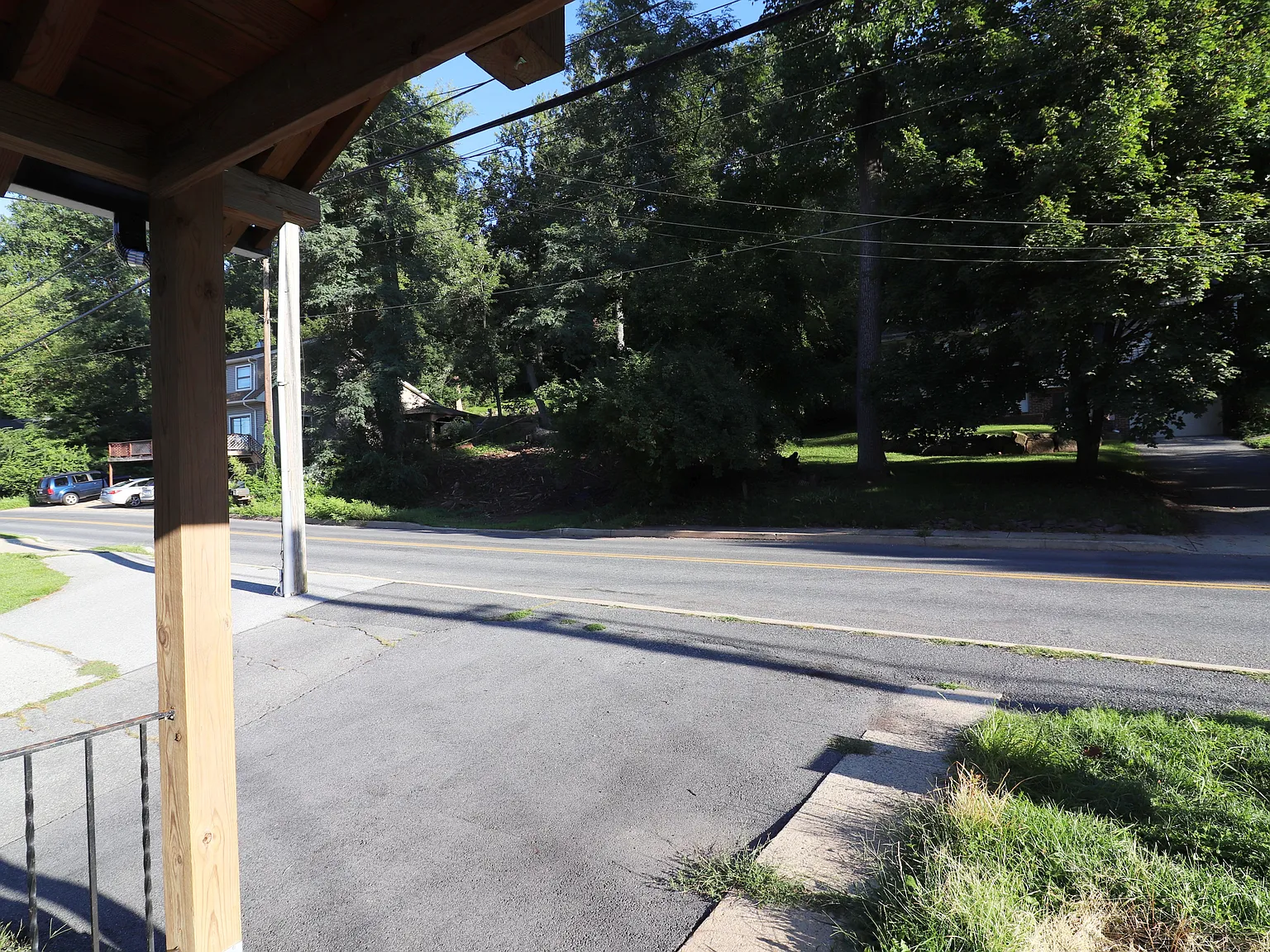 3 bed, 1350 sqft, $1,650 — Photo 3