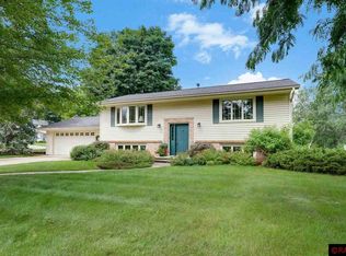 143 Woodcrest Ter, Le Sueur, MN 56058