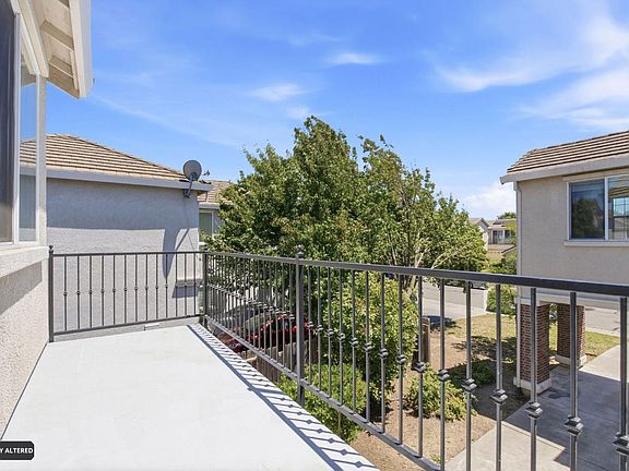 4th image of 1725 Dover Cir