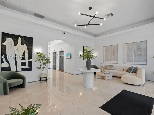 9021 SW 94th St #Penthouse 05, Miami, FL 33176