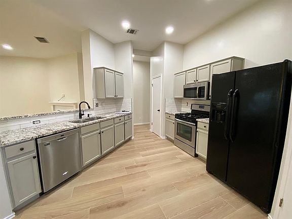 4th image of 1707 Mackenzie Ln #A