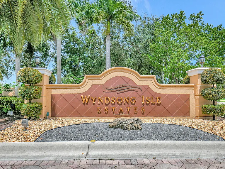 10247 Isle Wynd Ct — Photo 72