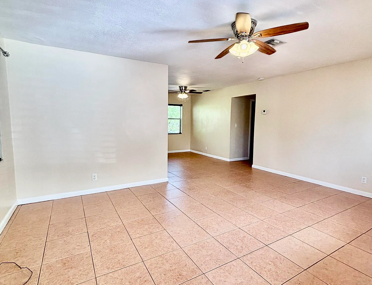 2 bed, 2.0 bath, 2352 sqft, $2,600 — Photo 2