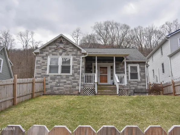 989 Renovo Rd, Mill Hall, PA 17751